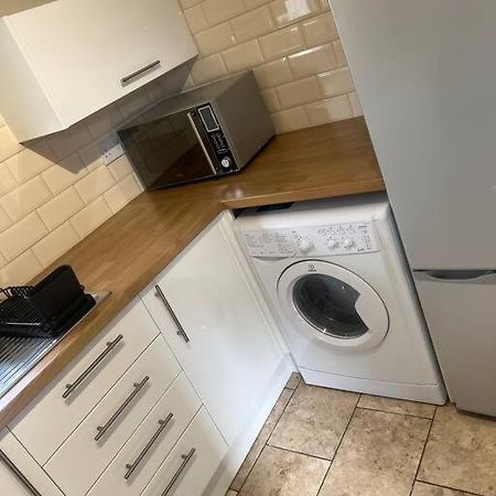 Large Modern Studio Flat Daire Londra Dış mekan fotoğraf