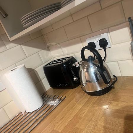 Large Modern Studio Flat Daire Londra Dış mekan fotoğraf