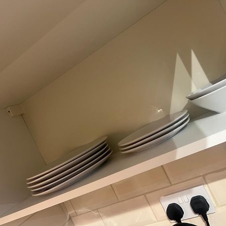 Large Modern Studio Flat Daire Londra Dış mekan fotoğraf