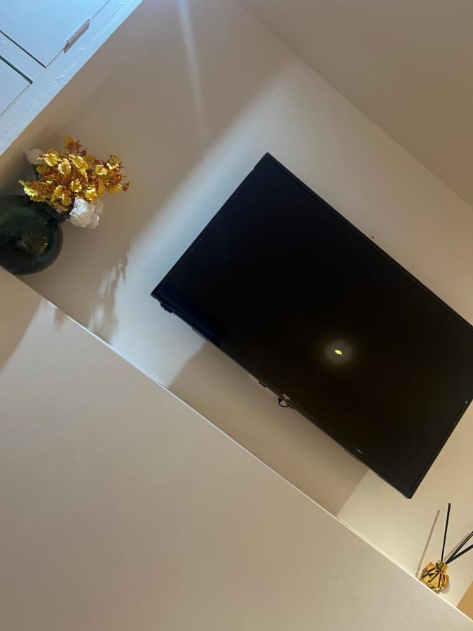 Large Modern Studio Flat Daire Londra Dış mekan fotoğraf