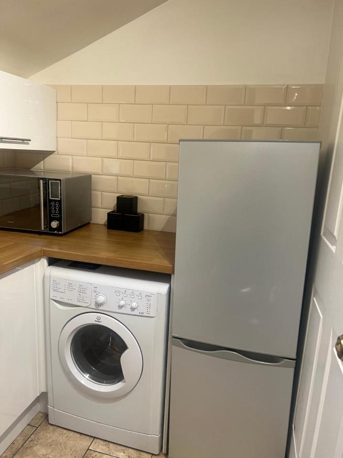 Large Modern Studio Flat Daire Londra Dış mekan fotoğraf